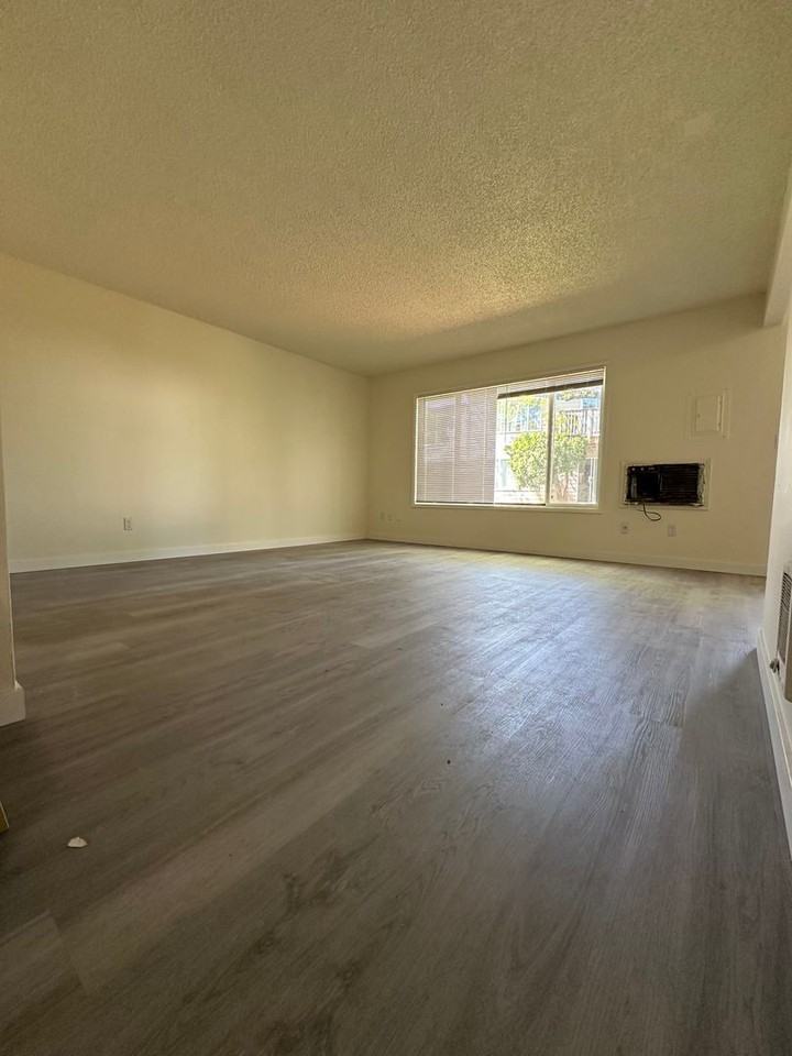 17783 Se Pine St - Photo 2 of 14