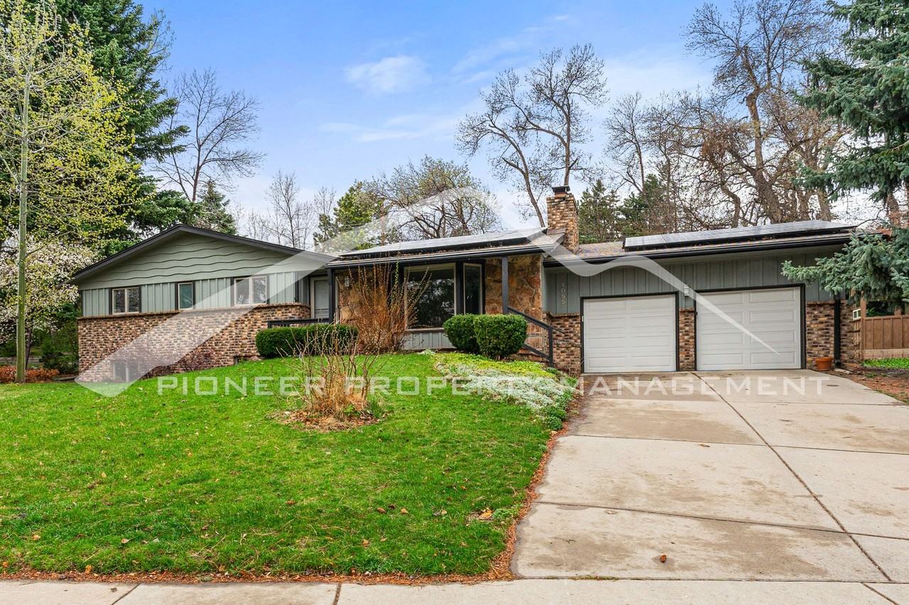 1055 Zinnia St - Photo 2 of 27