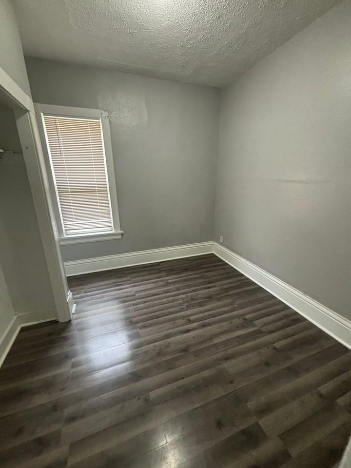 2146 N 35th St - Photo 2 of 15