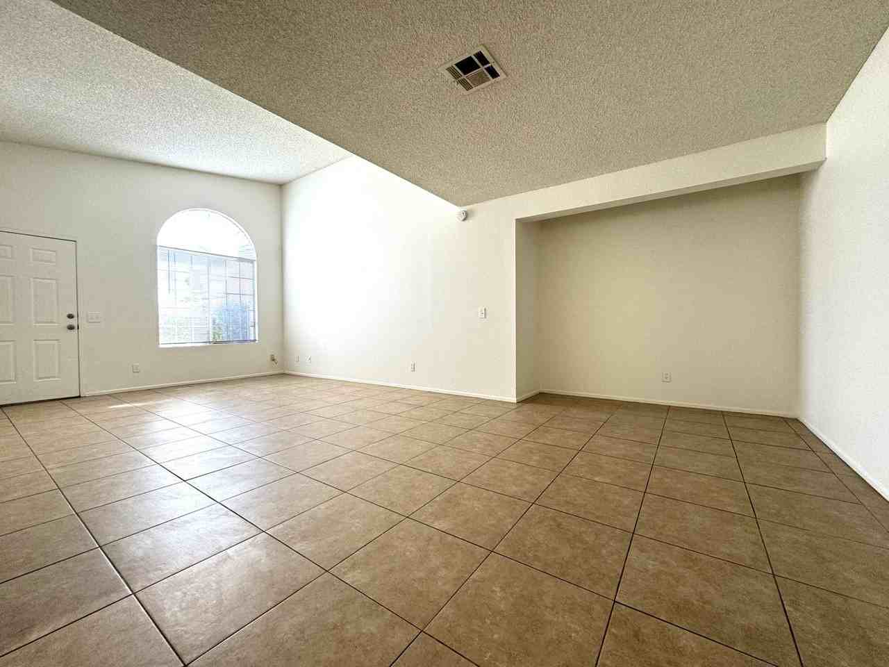 PS T 31675 - Photo 3 of 23