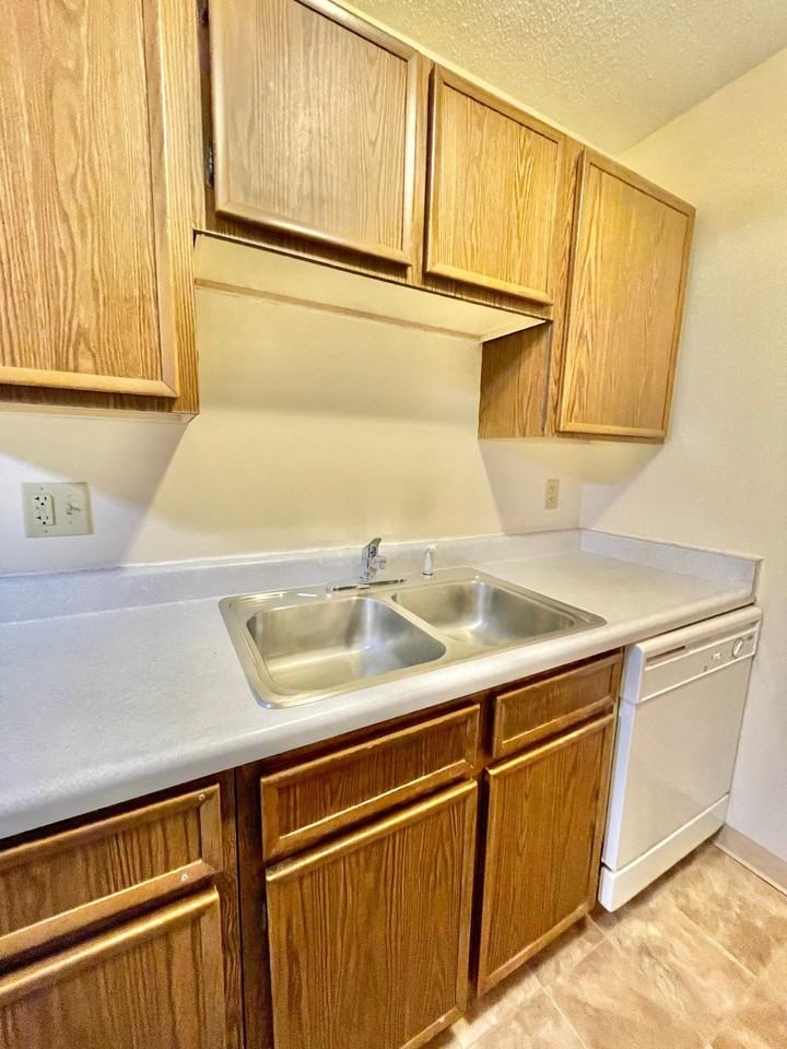 Iowa G21 LLC Apartments 2100 Grand Ave, West Des Moines, IA 50265 Zumper