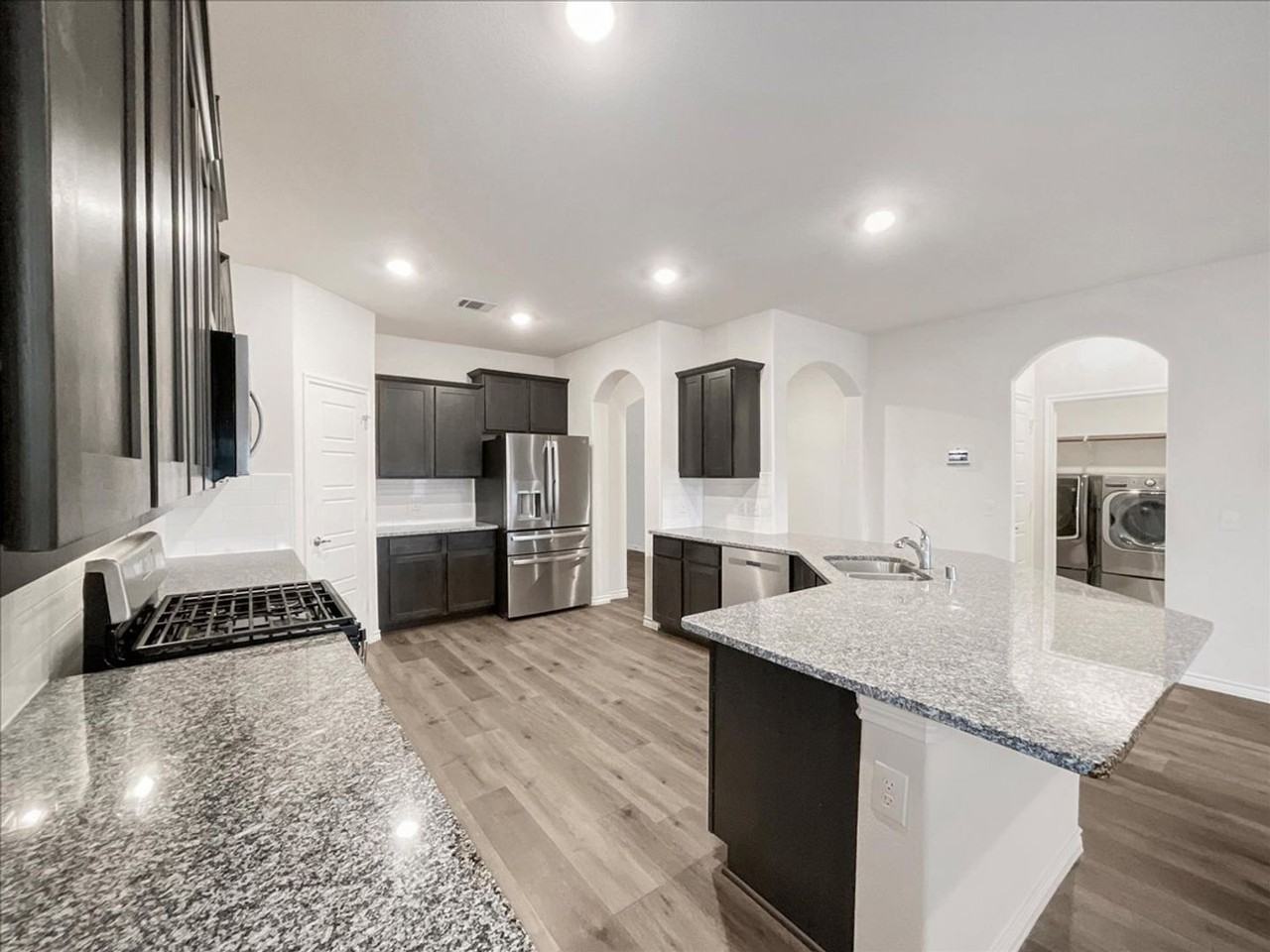 4009 Savoy Way - Photo 5 of 39