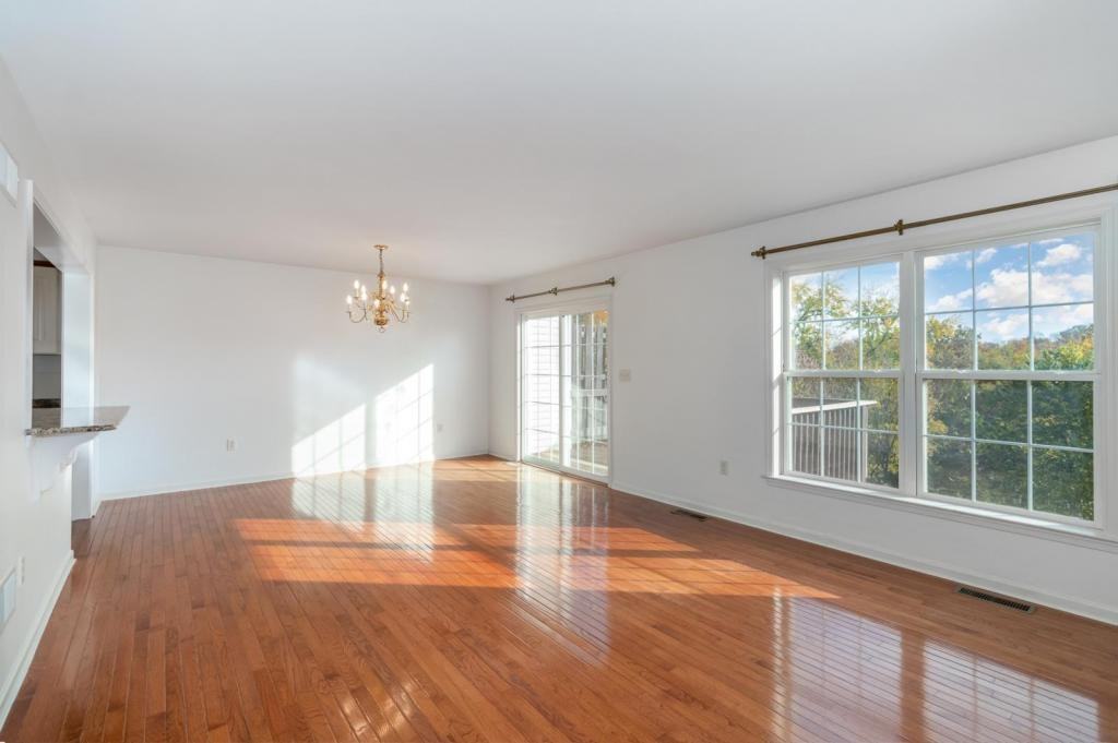 1172 Heron Ct - Photo 4 of 25