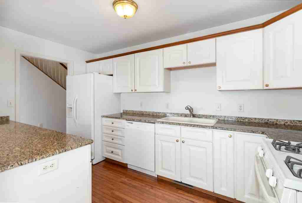 1172 Heron Ct - Photo 6 of 25