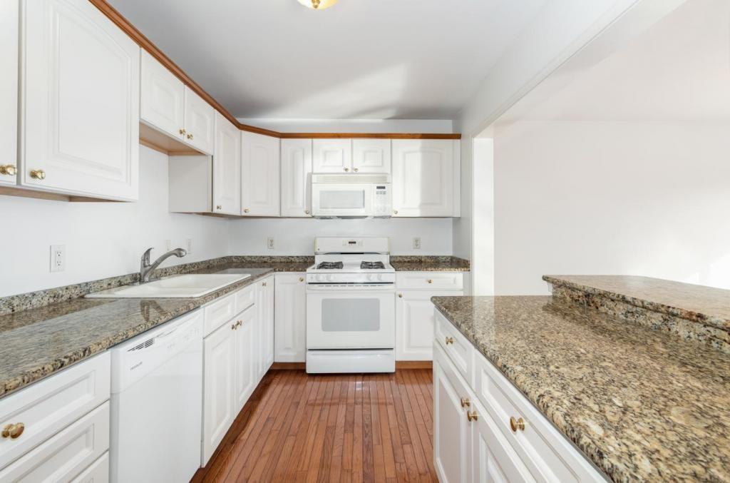 1172 Heron Ct - Photo 7 of 25