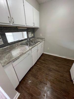 417 Anderson Ave - Photo 6 of 18