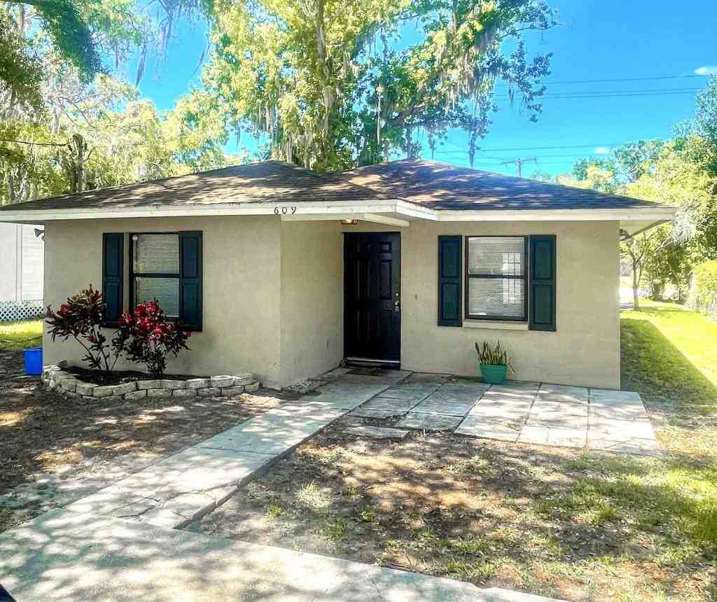 609 N Palm Dr - Photo 2 of 19