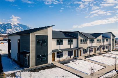 220 N Spring Creek Pkwy #15