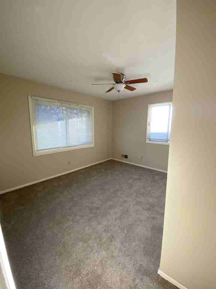 2094 Highwood Ave E - Photo 2 of 12