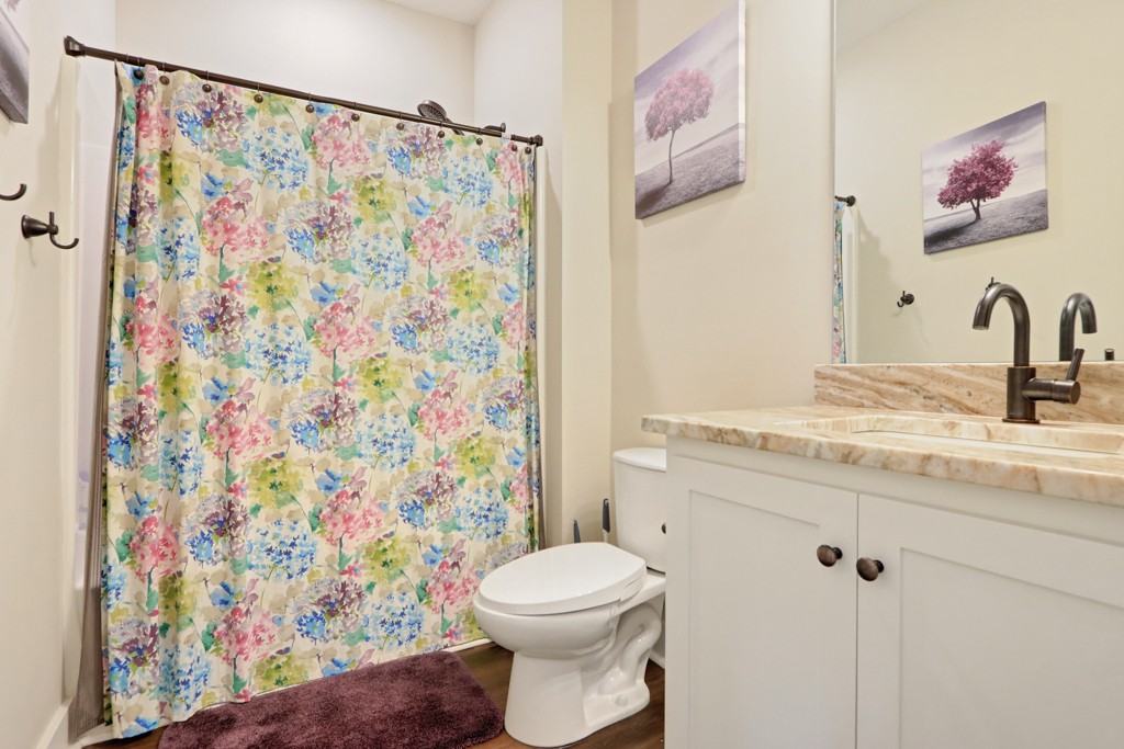 233 Isabella Way - Photo 2 of 20