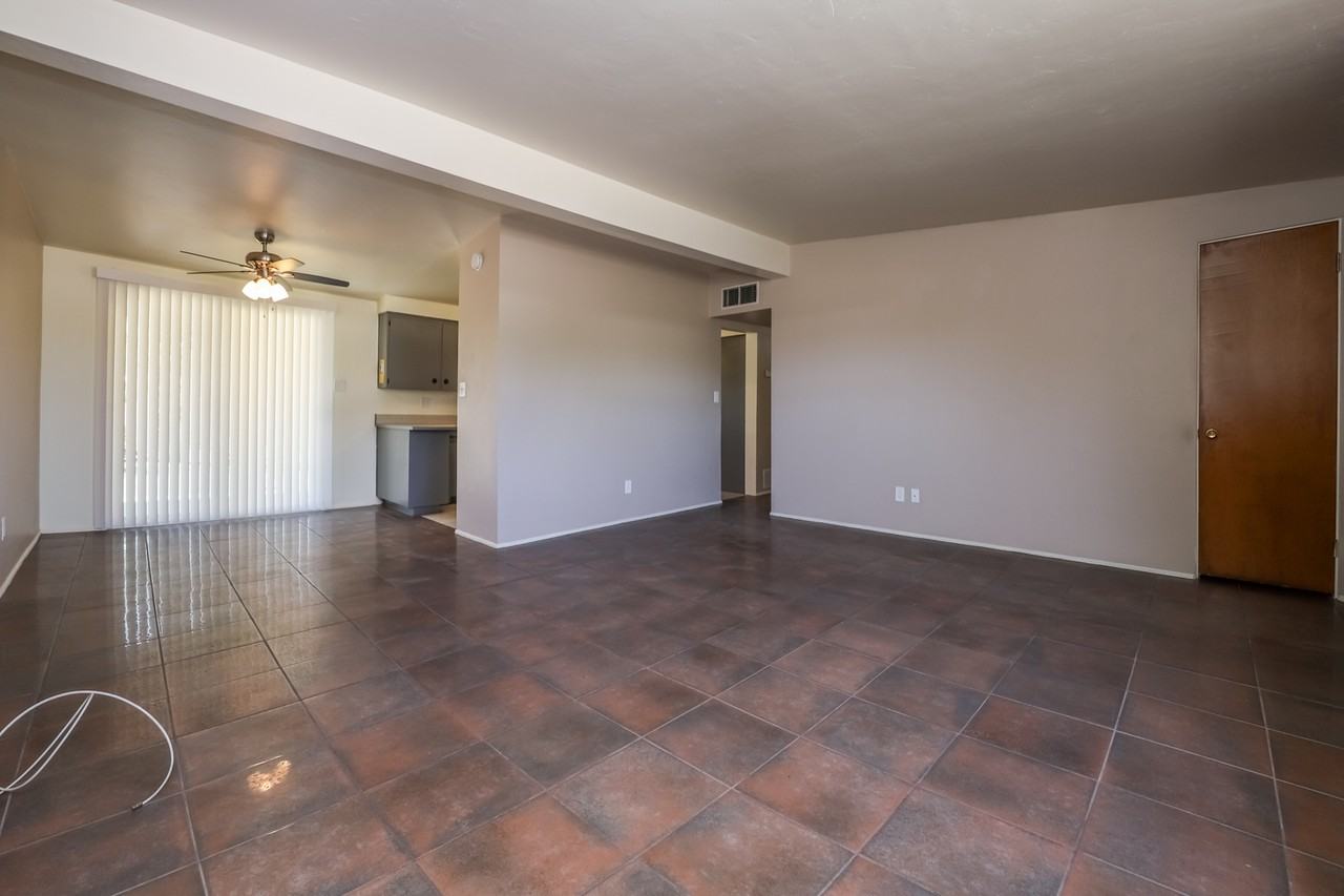 6142 E Beverly St - Photo 2 of 23