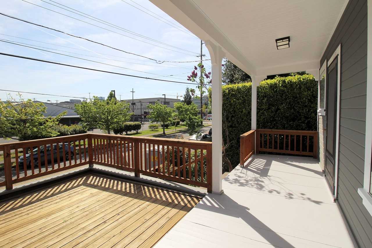 2027 Nw 21st Ave - Photo 3 of 28