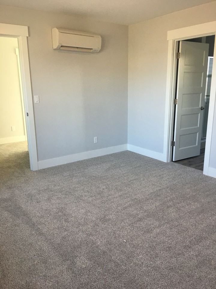 2925 Talon Ave - Photo 3 of 9