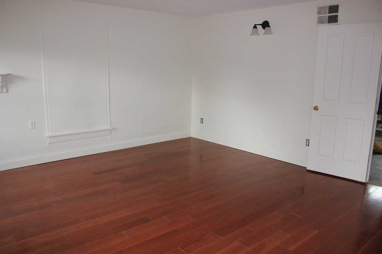 218 S Main St - Photo 4 of 12
