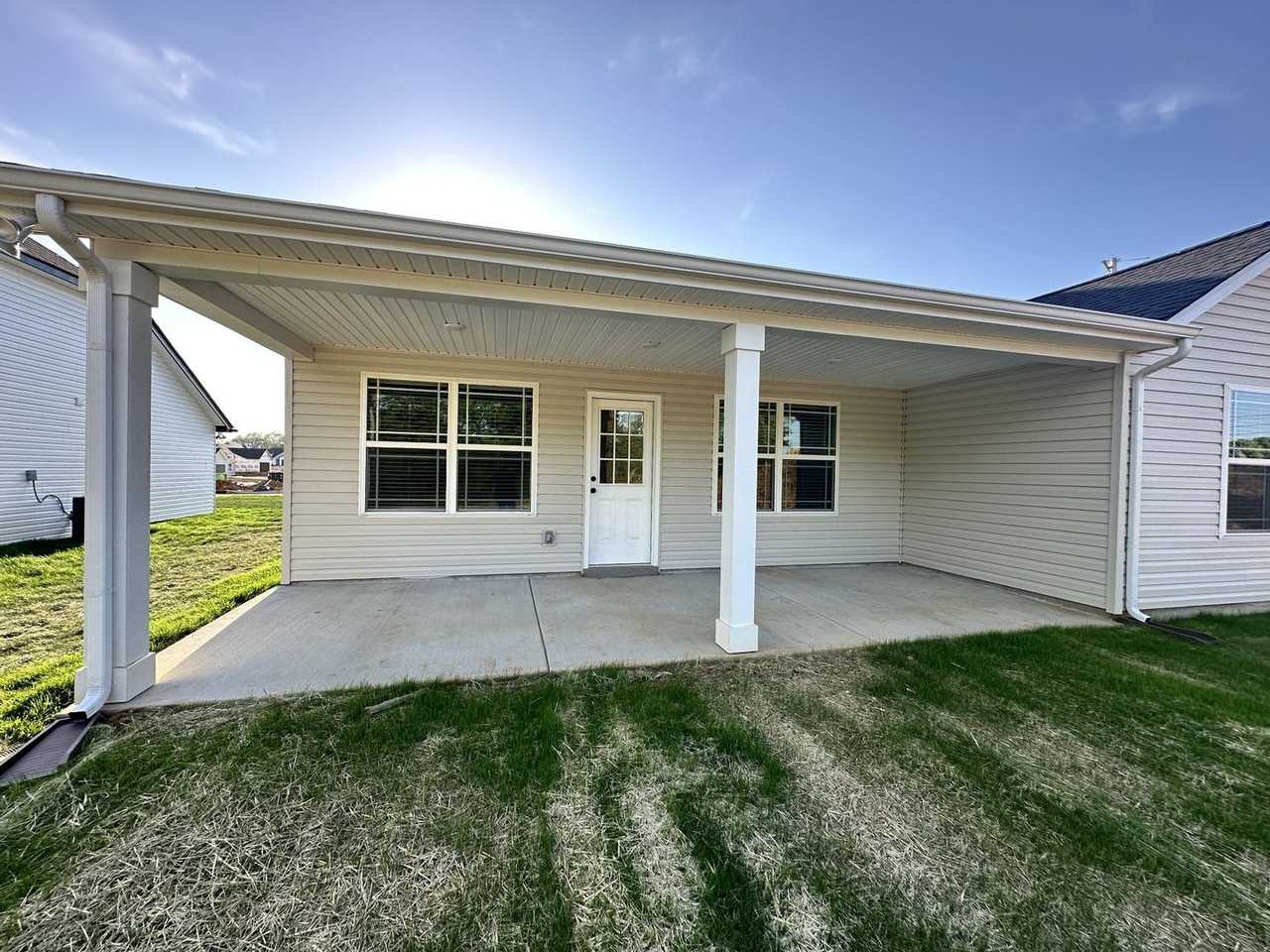 1020 Addler Dr - Photo 3 of 19
