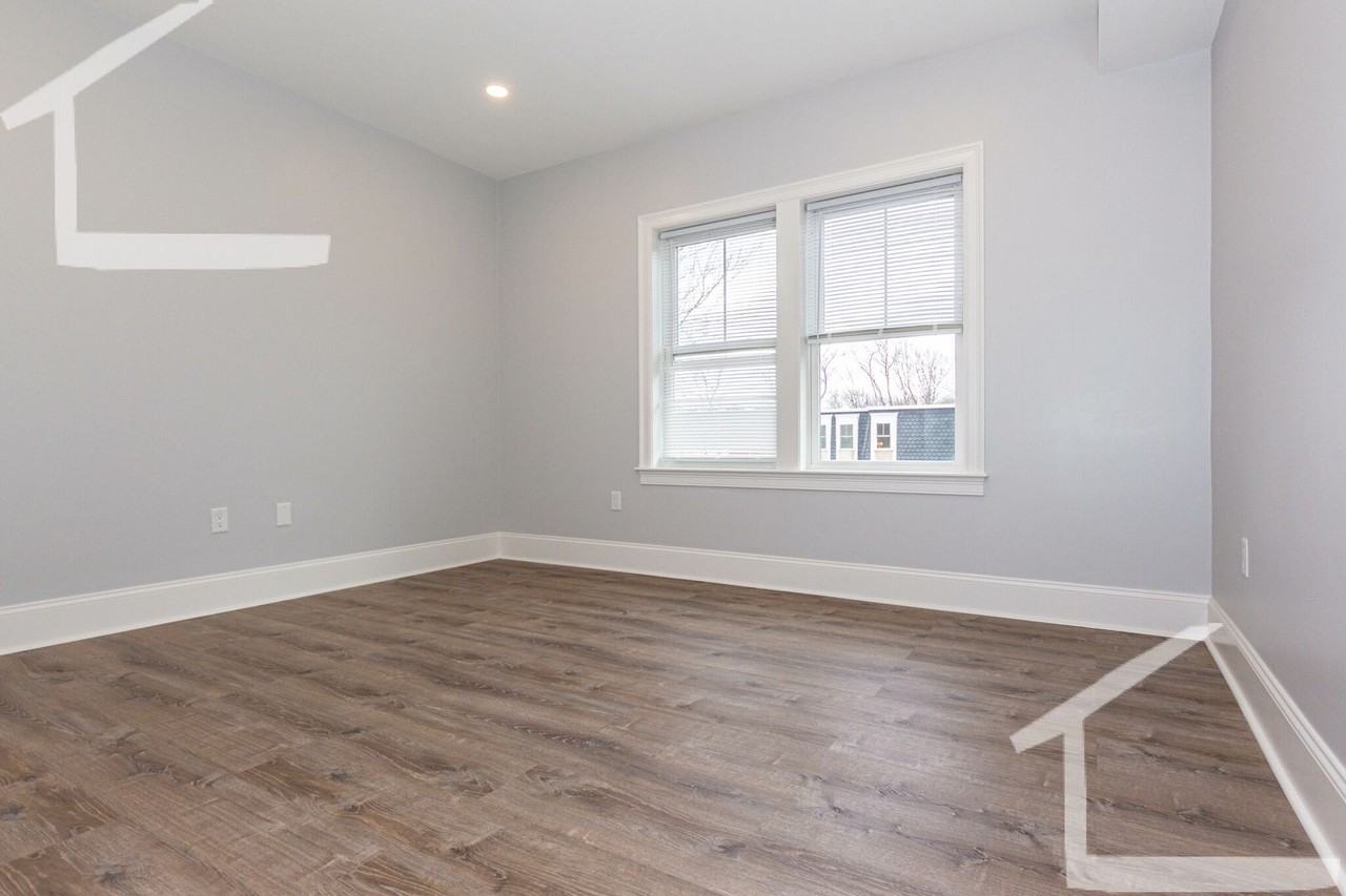 120 Kenrick St - Photo 6 of 16