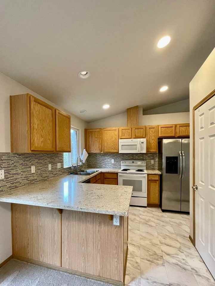 1219 196th Pl Se - Photo 3 of 16