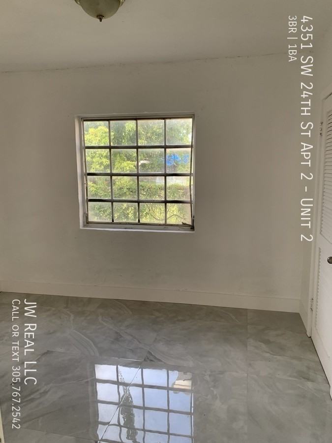 4351 Sw 24th St Apt 2 #2 - Photo 4 of 18