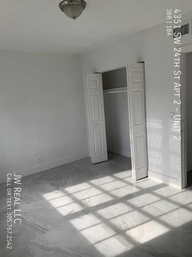 4351 Sw 24th St Apt 2 #2 - Photo 6 of 18