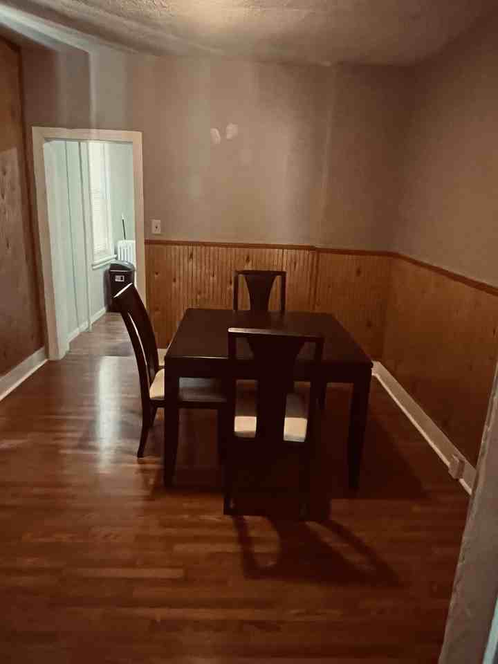 1022 W 3rd St #4 - Photo 3 of 5