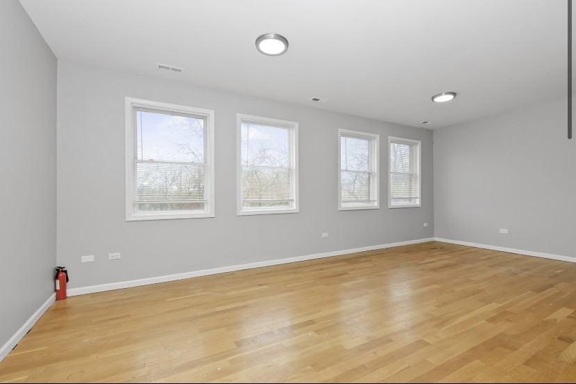 1431 West 108th Street #H - Photo 3 of 8