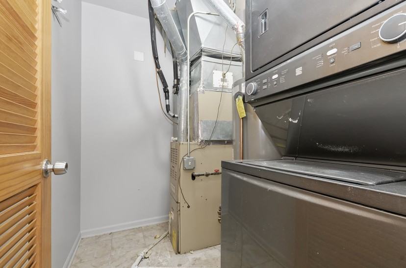 1431 West 108th Street #H - Photo 6 of 8