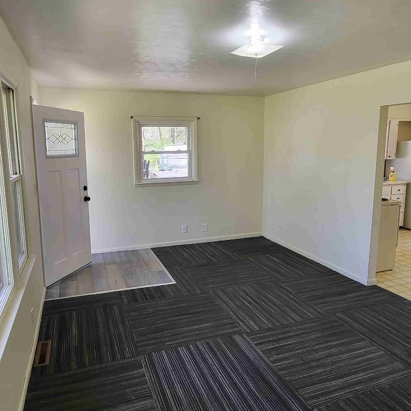 2050 Reggie Dr - Photo 3 of 9