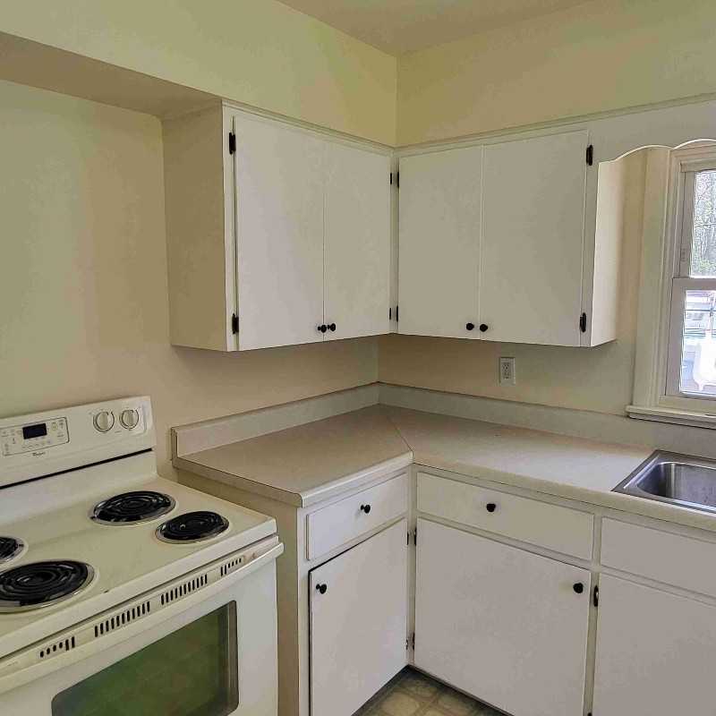 2050 Reggie Dr - Photo 4 of 9