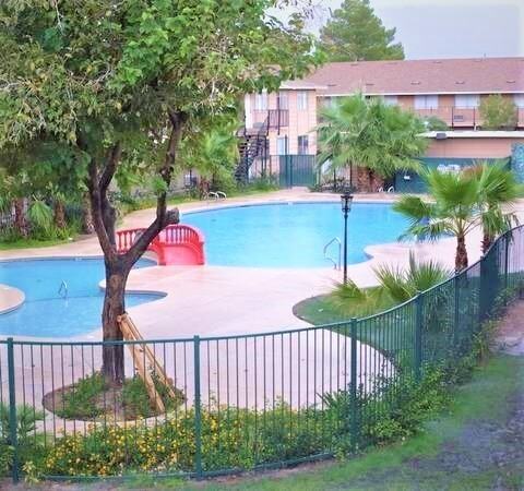 Charleston - Photo 5 of 5