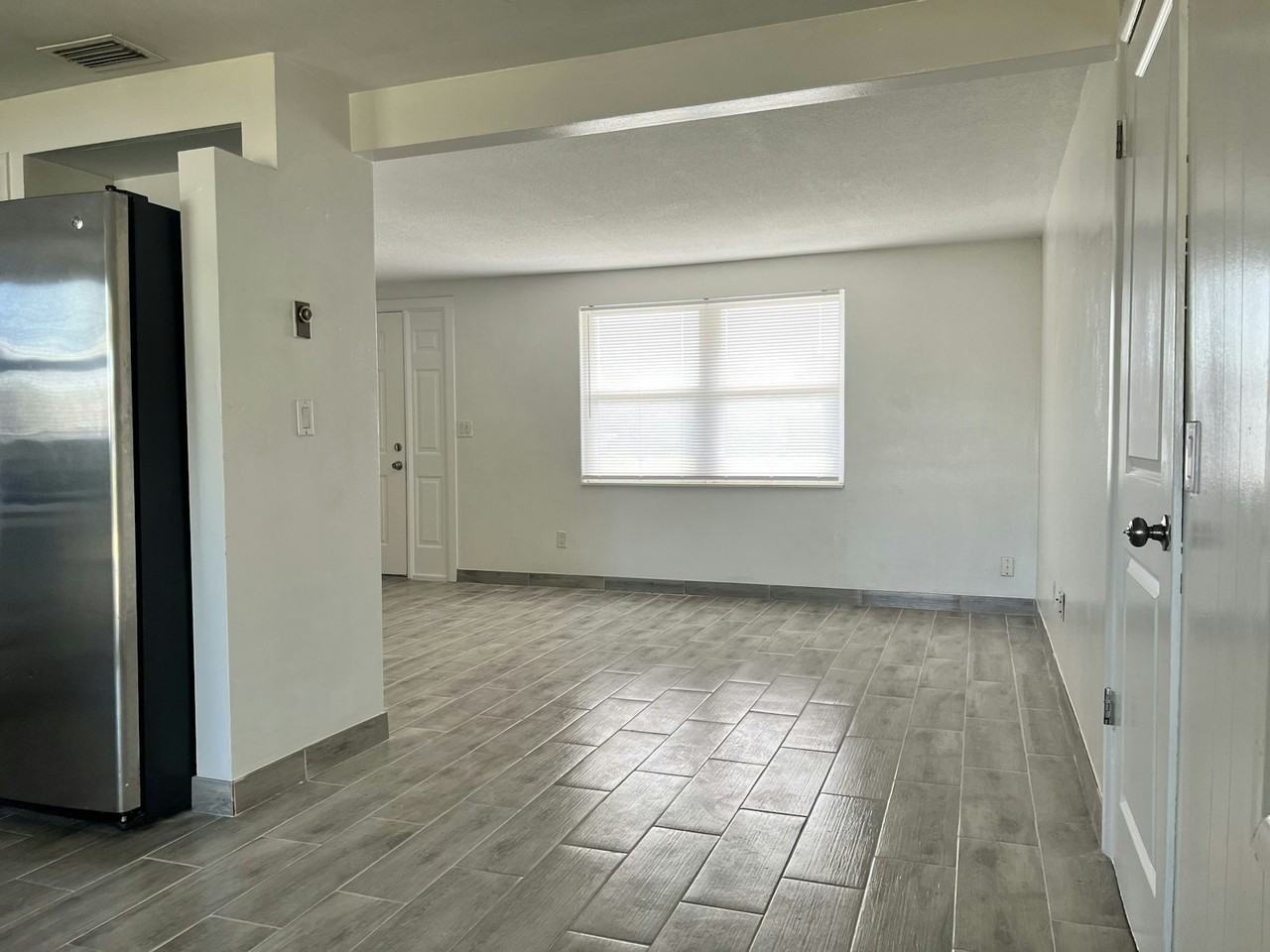 4313 Oak Bluff Avenue - Photo 2 of 17