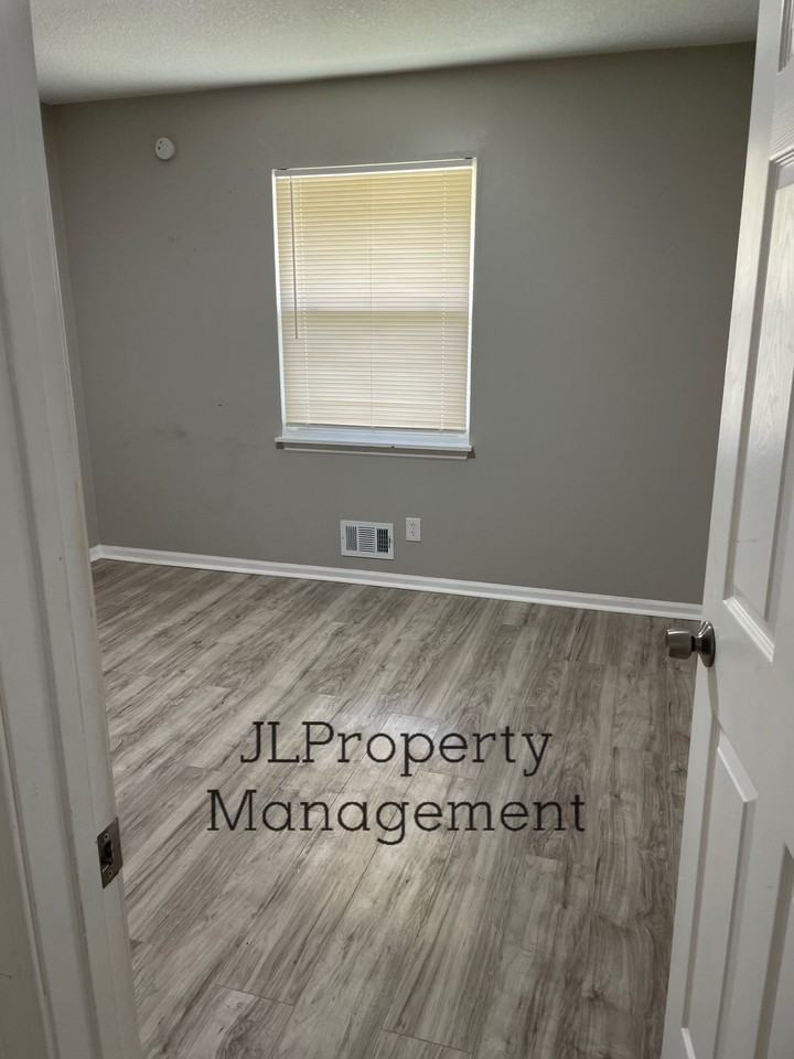 923 Sw Kingscross Rd #1 - Photo 6 of 10
