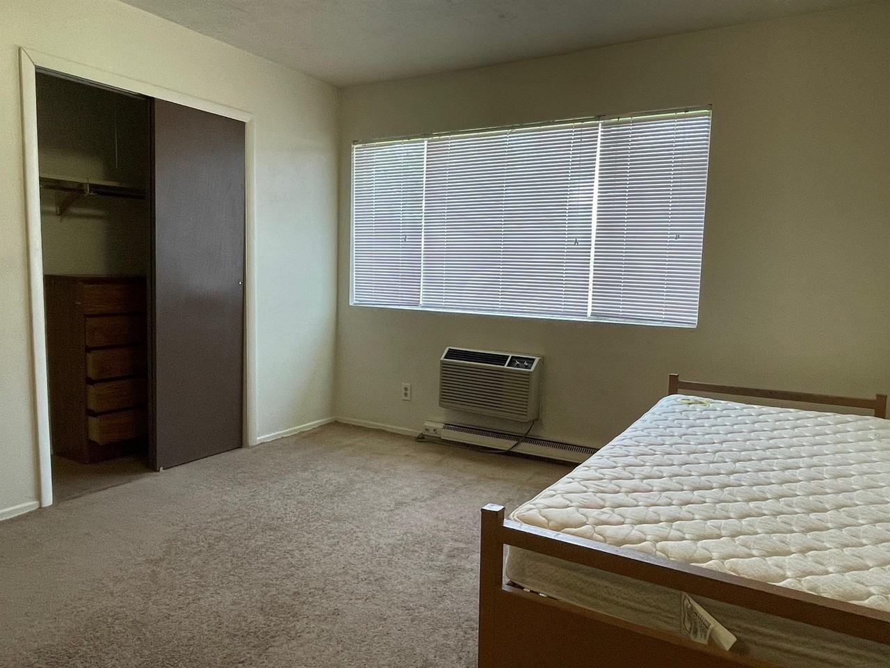 511 S Logan Ave #22 - Photo 5 of 9