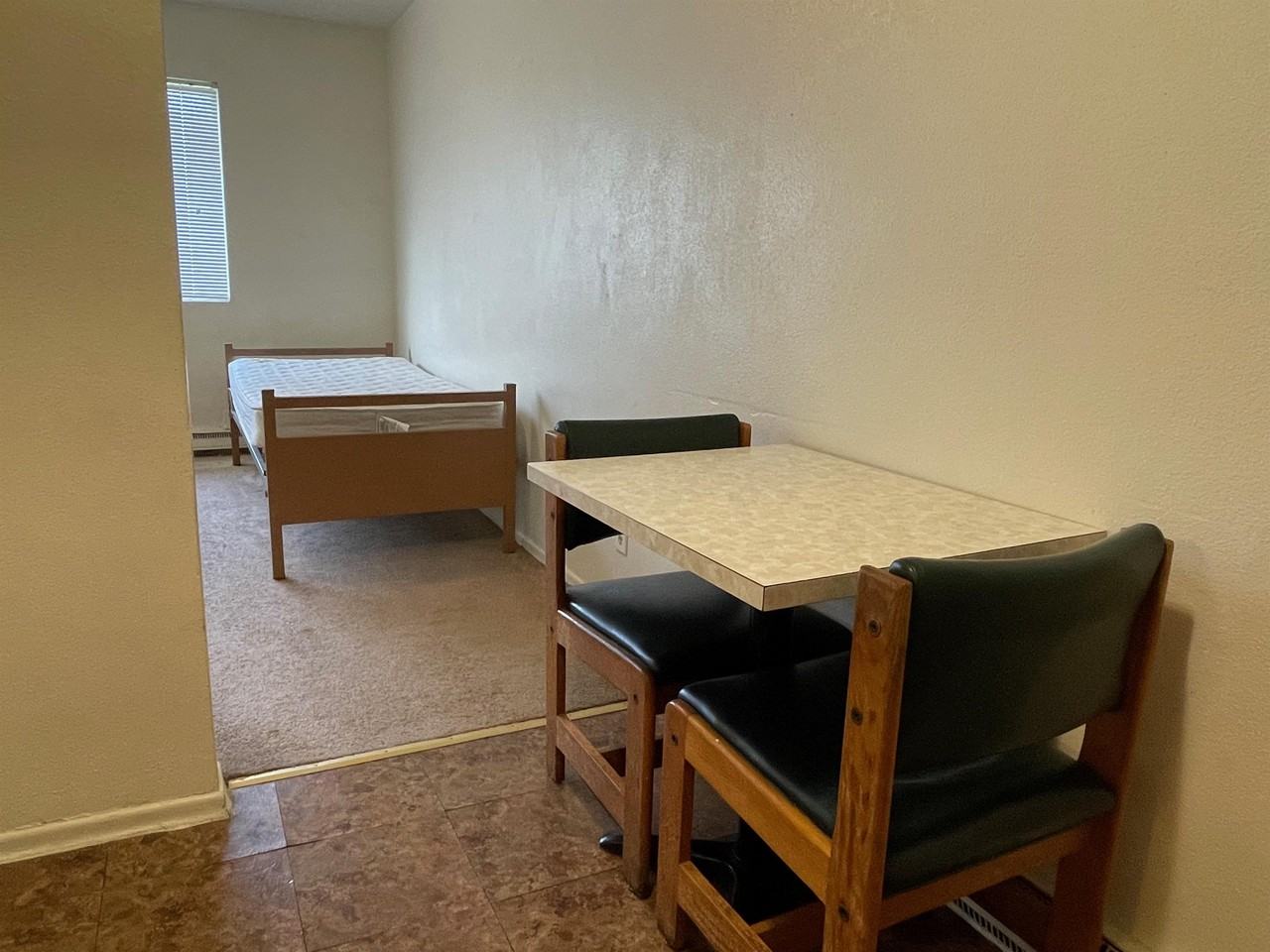 511 S Logan Ave #22 - Photo 6 of 9