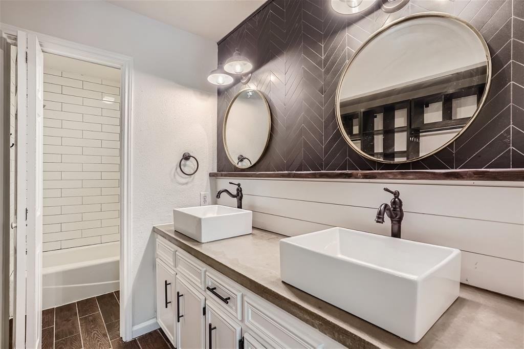 1712 Hermitage Dr - Photo 3 of 8