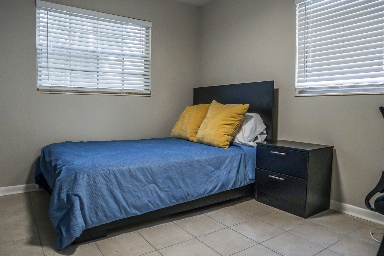 Clyde Dr - Photo 6 of 9