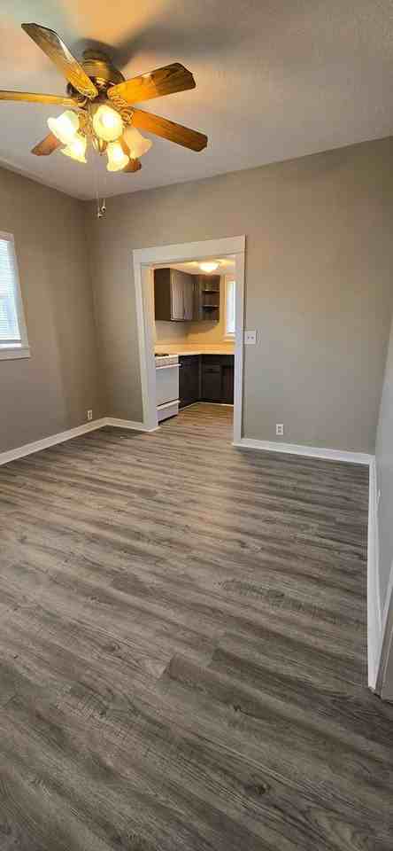 110 E Jackson St - Photo 3 of 16