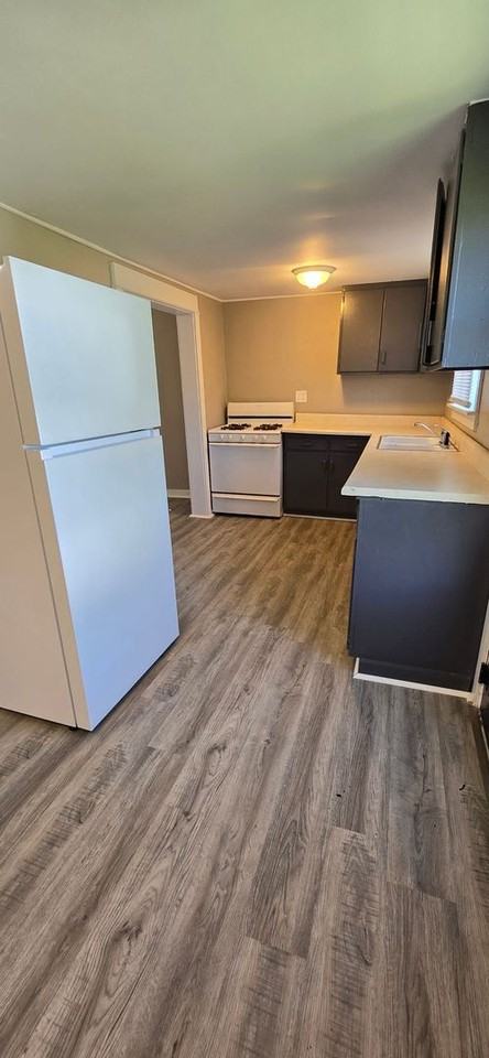 110 E Jackson St - Photo 6 of 16