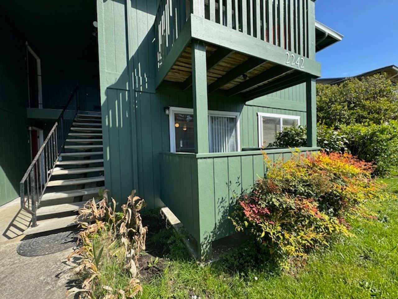 2242 Heather Ln - Photo 3 of 13