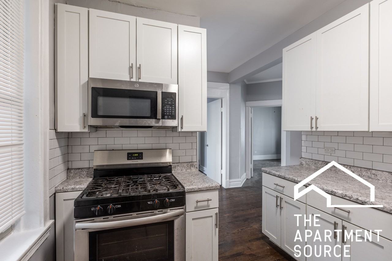 1224 W Rosemont Ave #1 - Photo 2 of 12