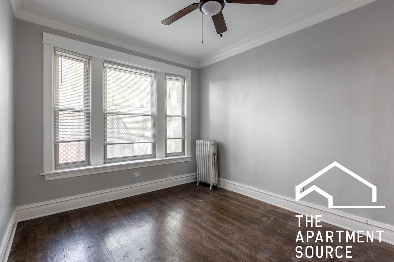 1224 W Rosemont Ave #1 - Photo 7 of 12