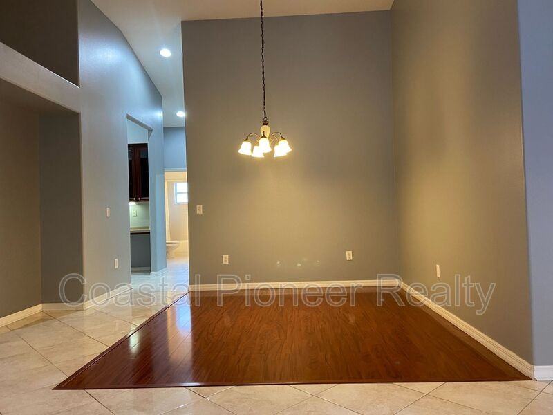 10542 San Travaso Dr - Photo 7 of 38