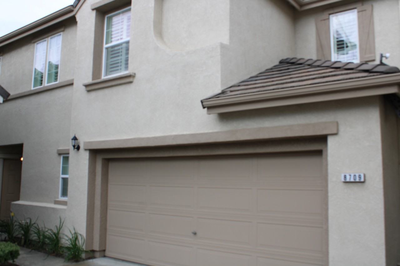 8709 Cortina Cir - Photo 2 of 24