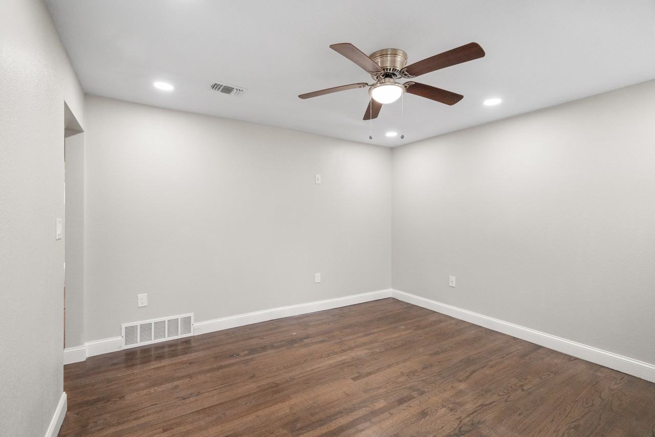 10403 Sandra Lynn Dr - Photo 4 of 27