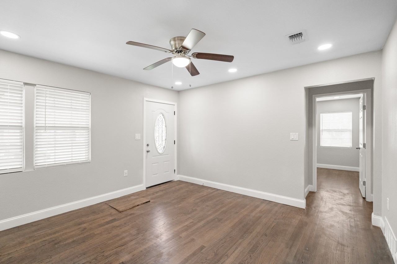 10403 Sandra Lynn Dr - Photo 5 of 27