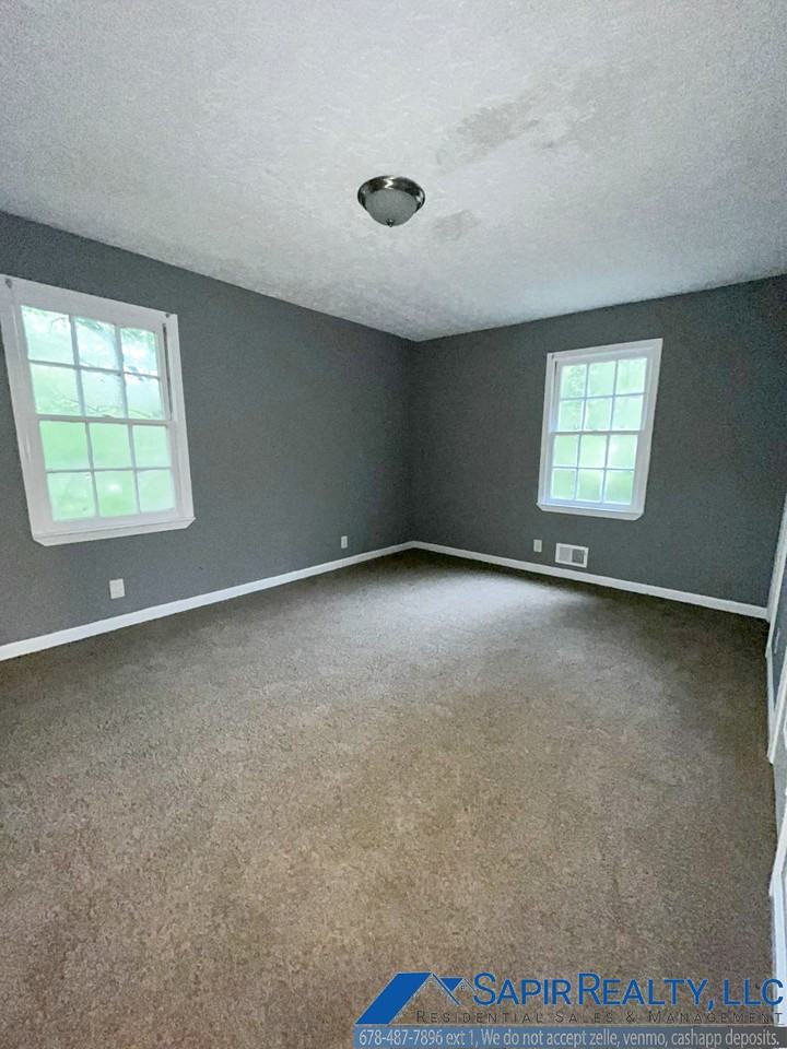 587 Cedar Ave Nw - Photo 2 of 14