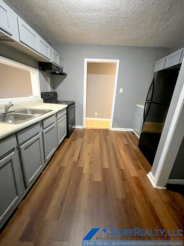 587 Cedar Ave Nw - Photo 3 of 14