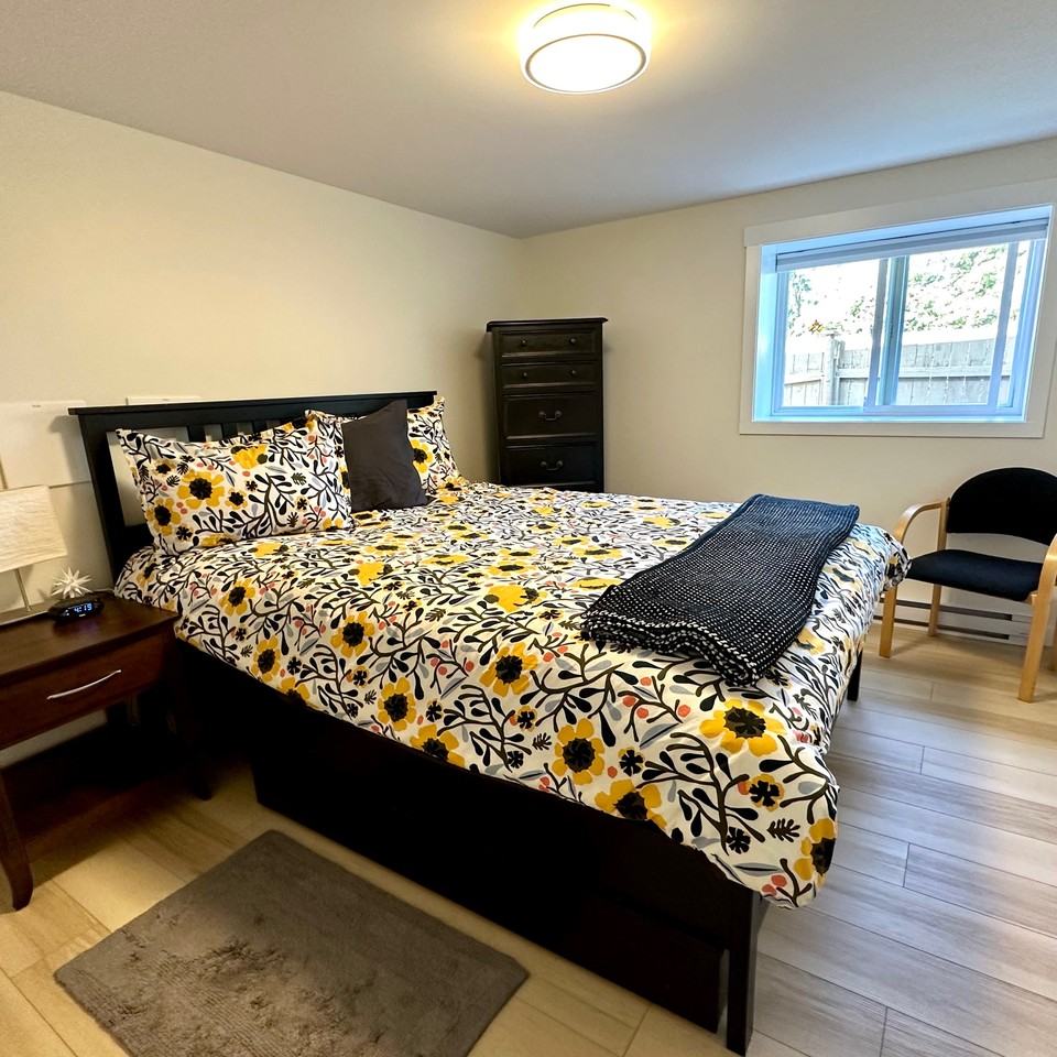 1239 Styles Street #B - Photo 3 of 17