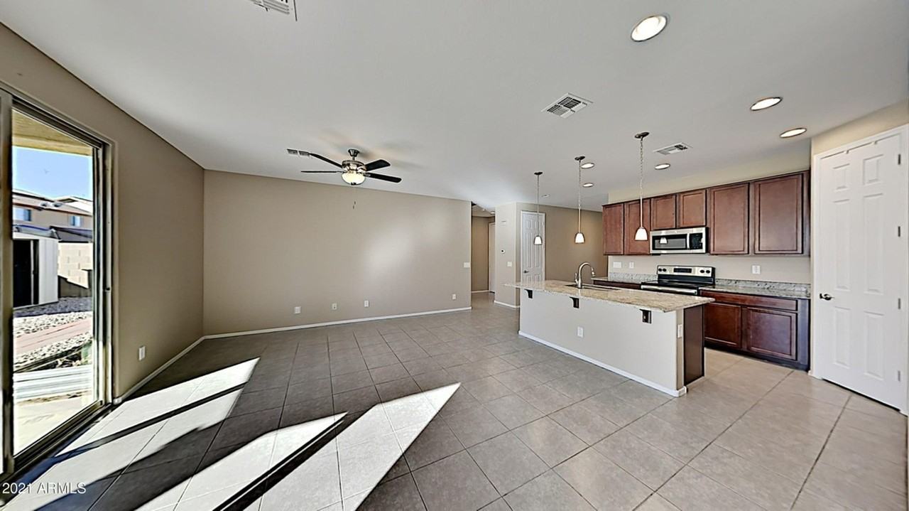4823 W Saint Anne Ave - Photo 3 of 13