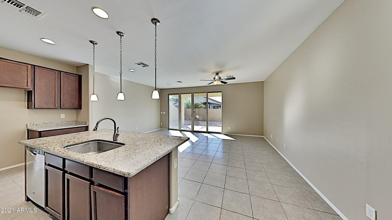 4823 W Saint Anne Ave - Photo 5 of 13