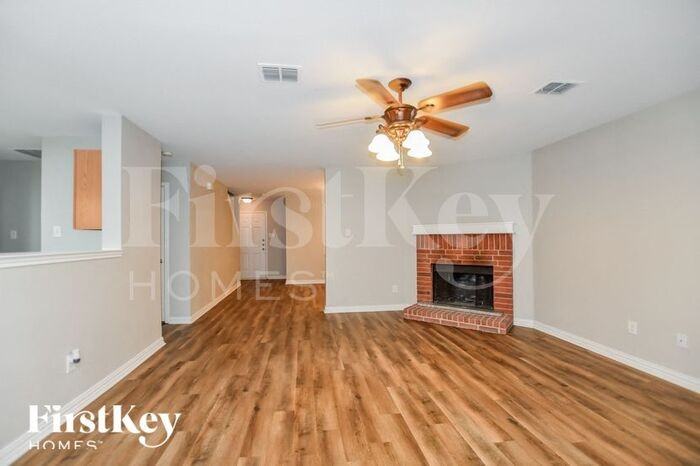 1026 Graystone Dr - Photo 2 of 15